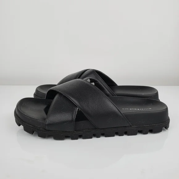Mercer & Madison Black Rilla Sandals - Picture 4 of 8